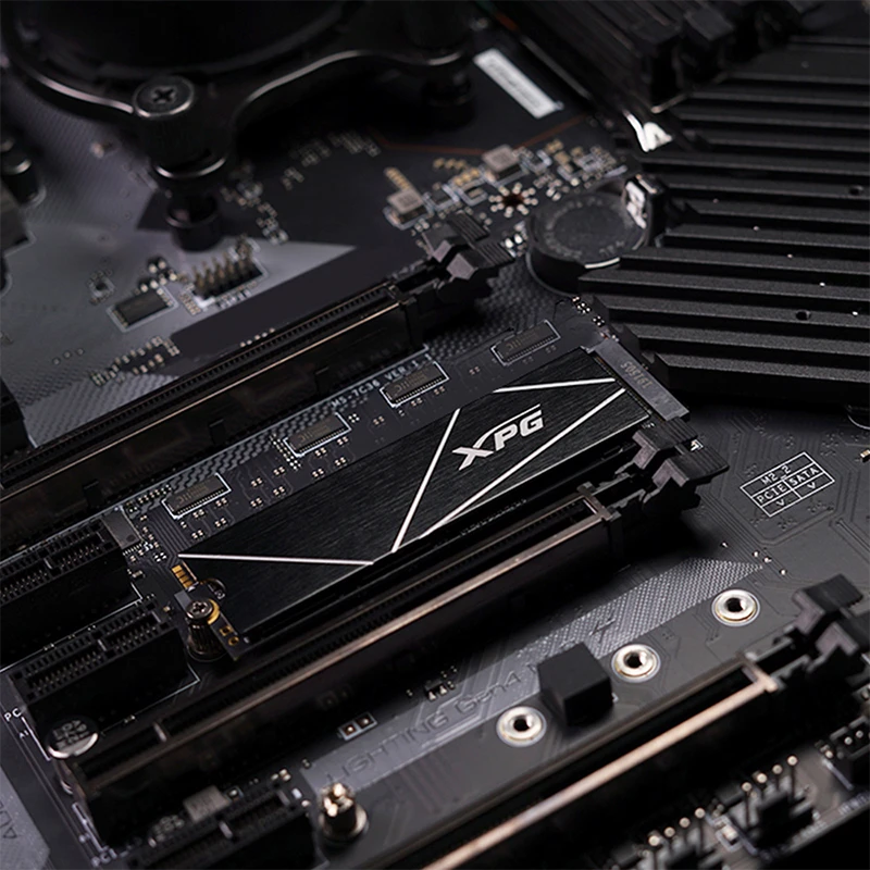 M.2　SSD　4TB　AGAMMIXS70B-4T-CS Amazon.com: XPG 4TB GAMMIX S70 Blade PCIe Gen4 M.2 2280