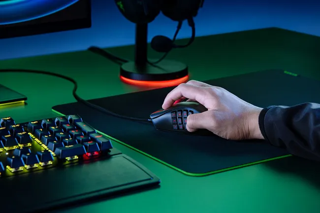 Razer Naga X – Ergonomic MMO Gaming Mouse (RZ01-03590100-R3M1)