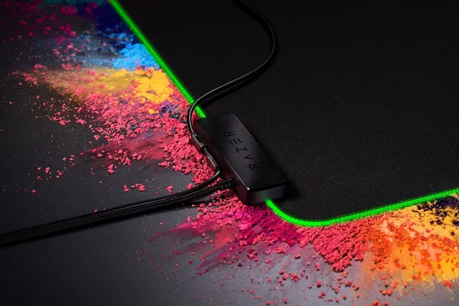 RAZER RZ02-02500100-R3M1 GOLIATHUS CHROMA MOUSEPAD